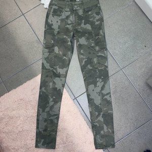 Old Navy Rockstar Super Skinny Camo Pant, 0